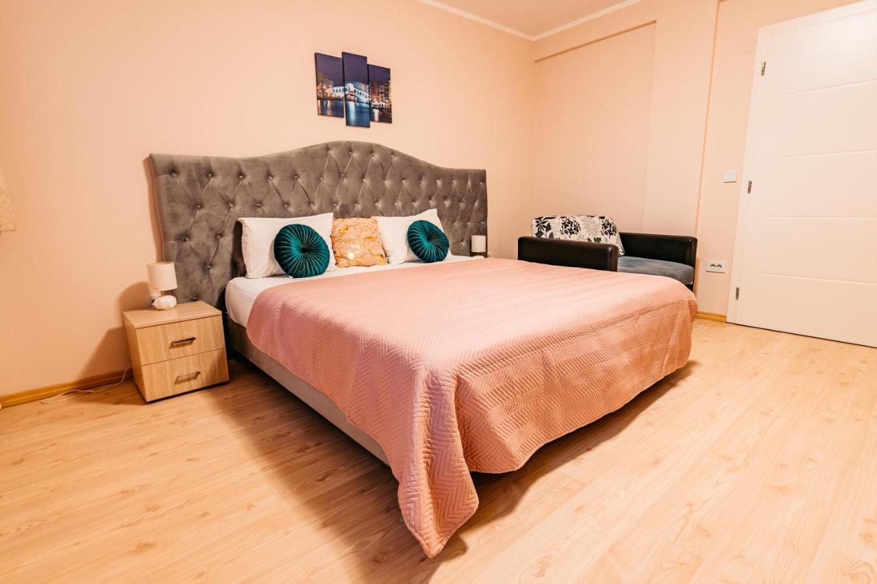 Hotel Lotos Depandans à Ni Extérieur photo