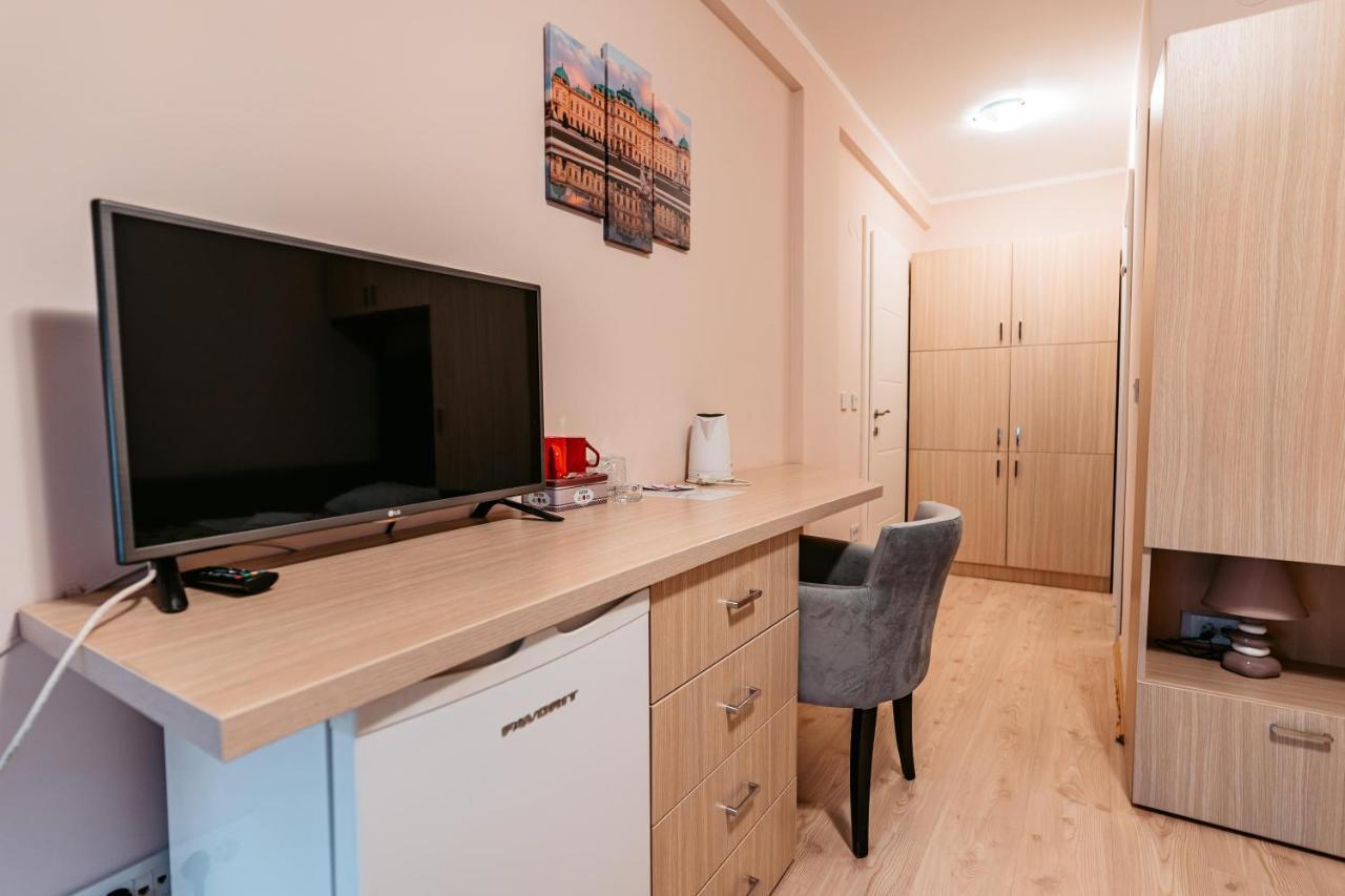 Hotel Lotos Depandans à Ni Extérieur photo