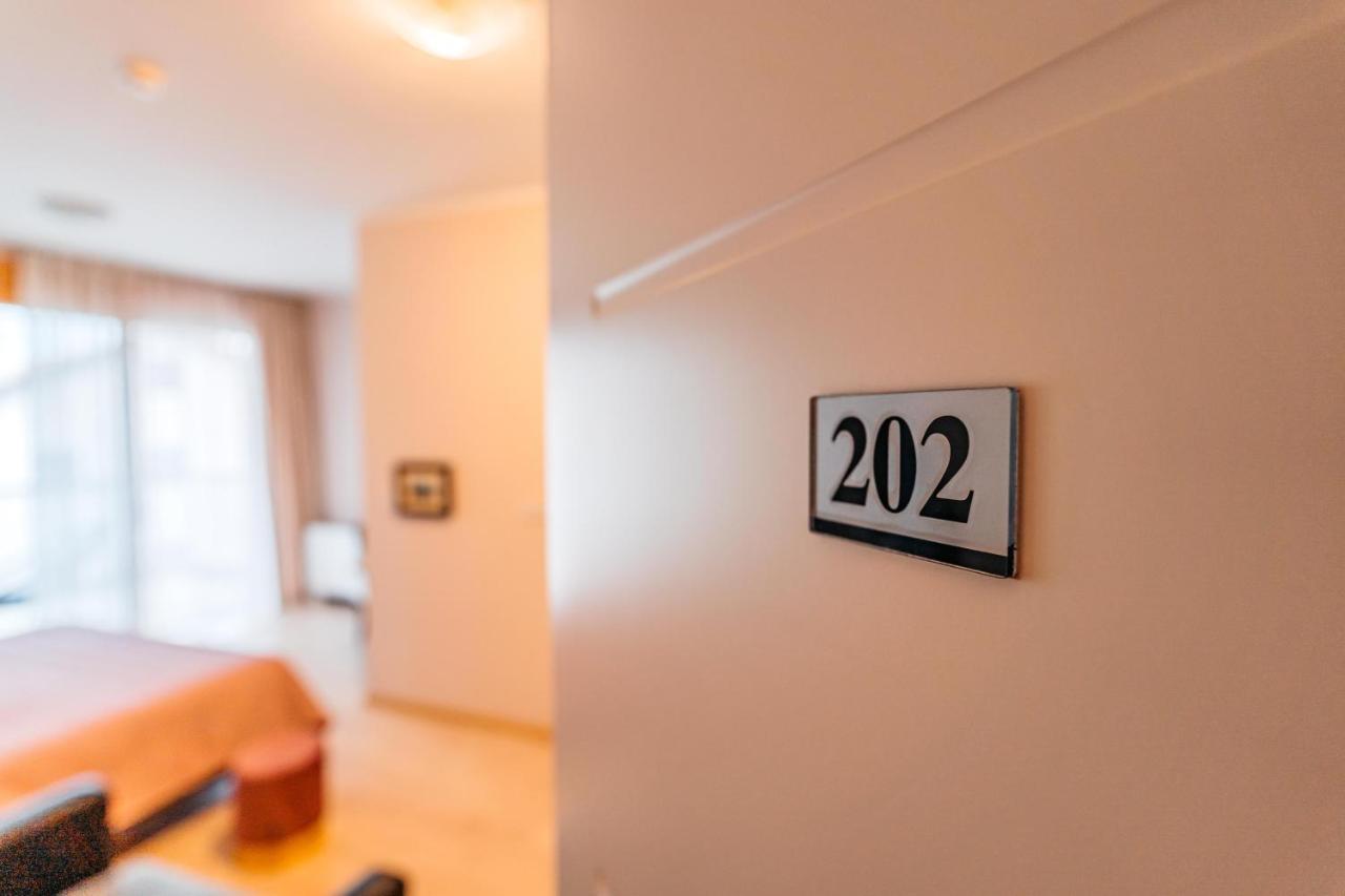 Hotel Lotos Depandans à Ni Extérieur photo