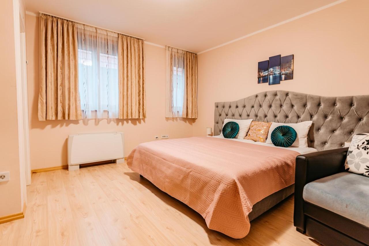 Hotel Lotos Depandans à Ni Extérieur photo