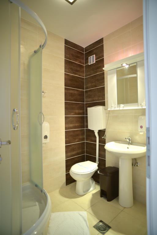 Hotel Lotos Depandans à Ni Extérieur photo